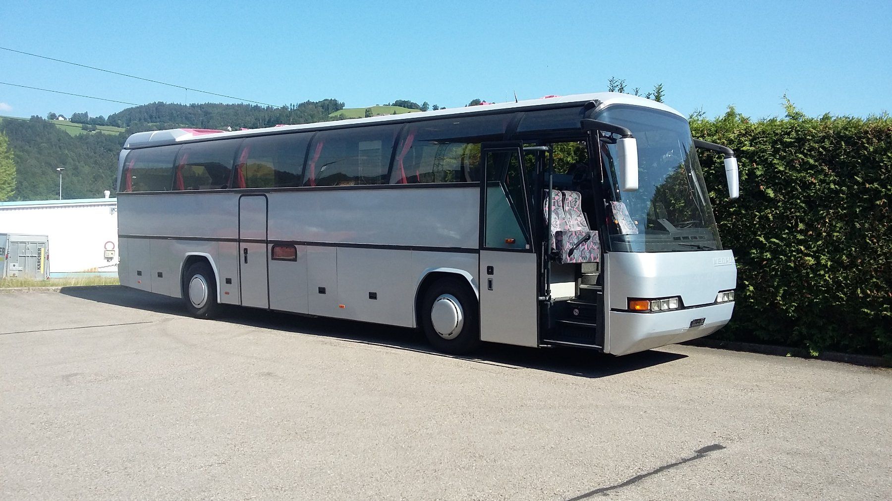 Veicoli da campeggio: Wohnbus Neoplan Wohnmobil – Usato da Lichtensteig venduto da Chribewa