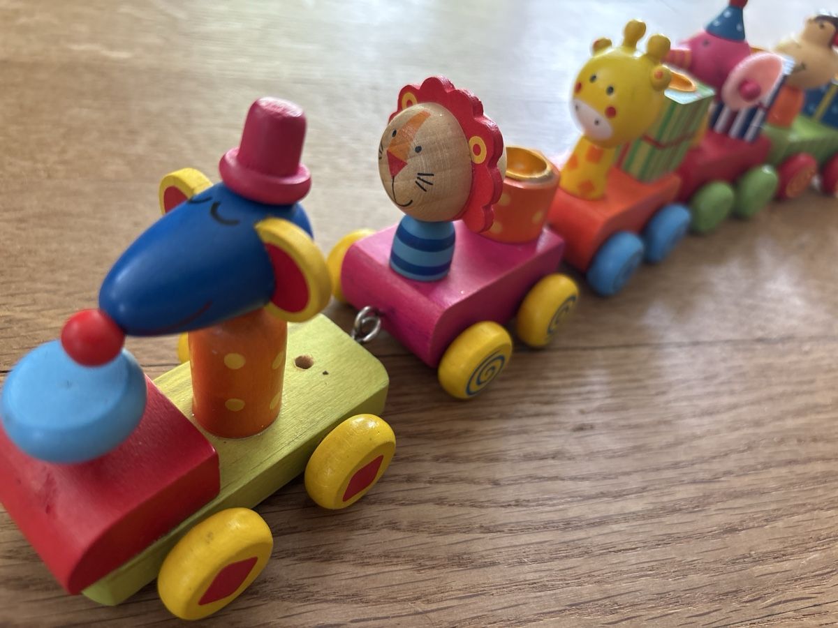 Tutte le decorazioni: Geburtstagszug Tiere mit Kerzenhalter – Usato da Winterthur venduto da Pulator 2