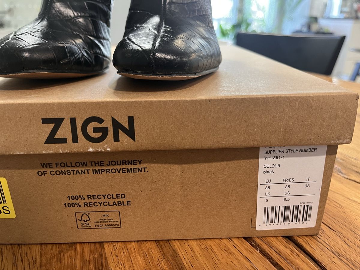 Damenschuhe: Bottines ZIGN noires effet croco, taille 38 – Gebraucht aus Oulens-sous-Echallens von MashaZ 1