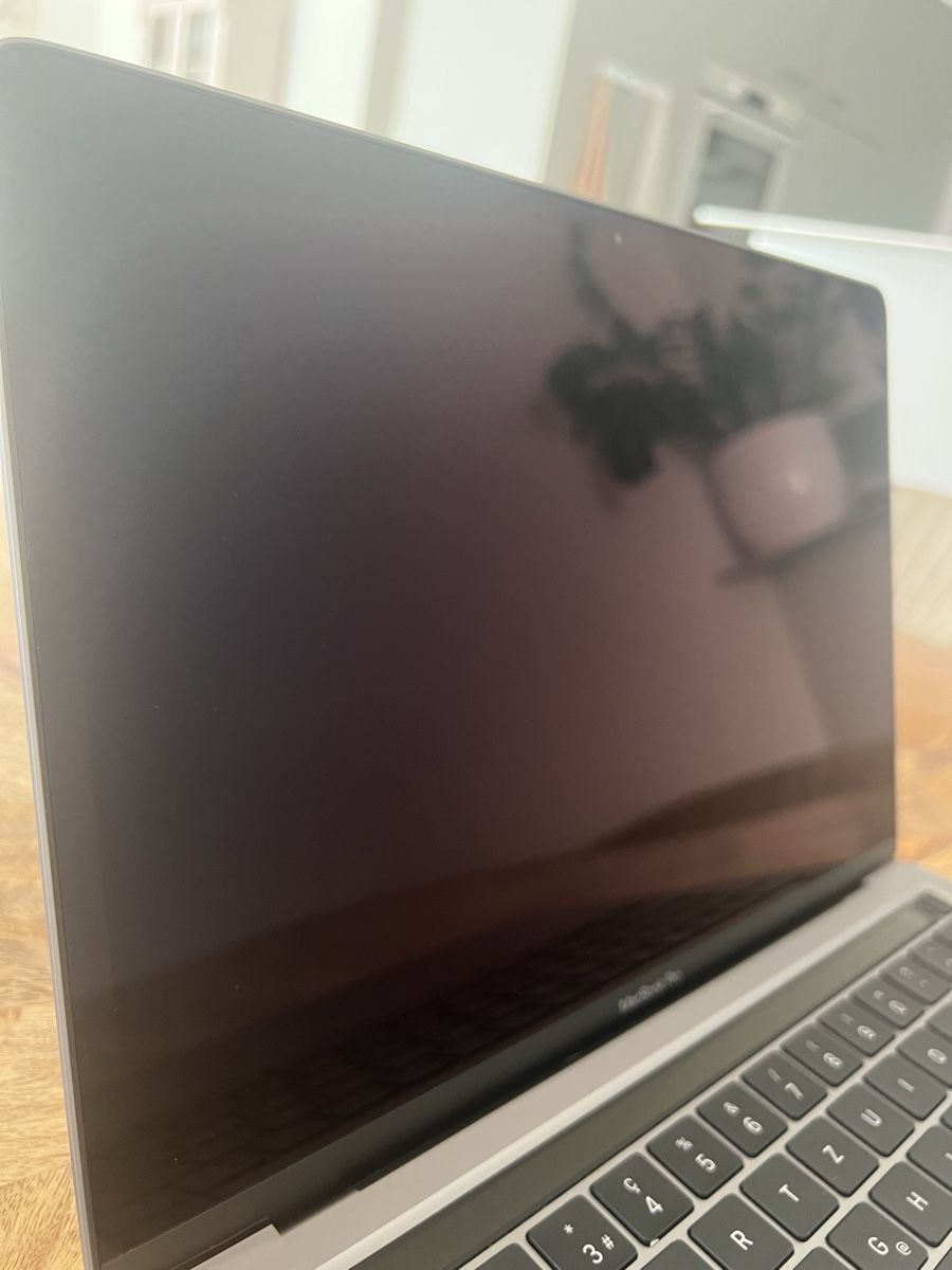 Apple Notebook: Apple MacBook Pro Notebook grau mit Gebrauchsspuren – Usato da Thun venduto da ana6777 1