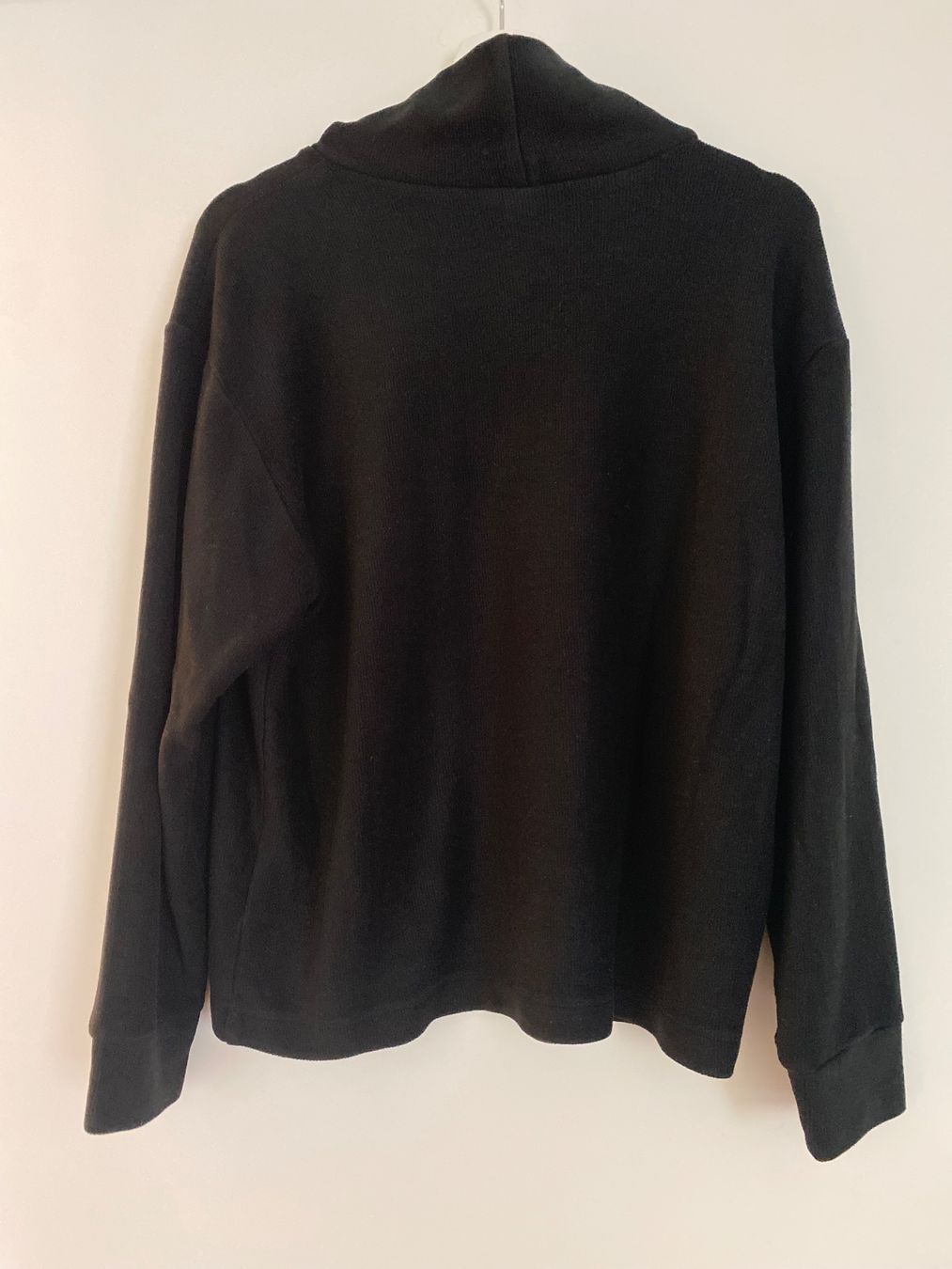 Uniqlo Maglioni & Felpe: Schwarzer Rollkragenpullover von Uniqlo, Grösse S, Top! – Nuovo (secondo la descrizione) da Kloten venduto da swarovski16 2