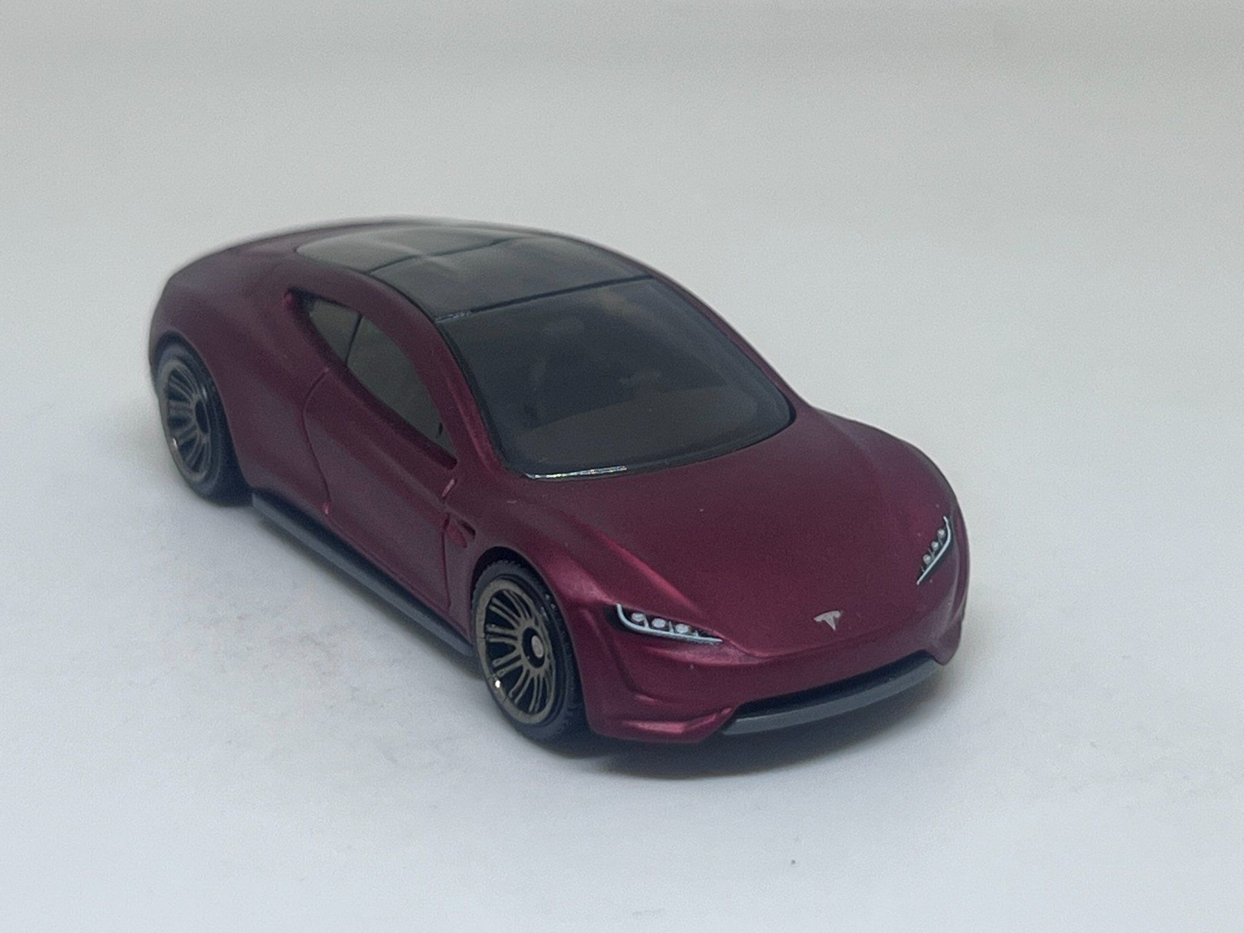 Matchbox Modellautos: Matchbox 2020 Tesla Roadster #684 – Gebraucht aus Wildegg von LaaBoutique