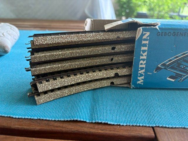 Märklin Modellini di ferrovie: Märklin Gleis 5100 (Im Karton) – Usato da Frenkendorf venduto da HampeFrenk
