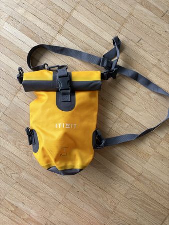 IWIWIT waterproof 5L bag - Ideal for Summer Sports!