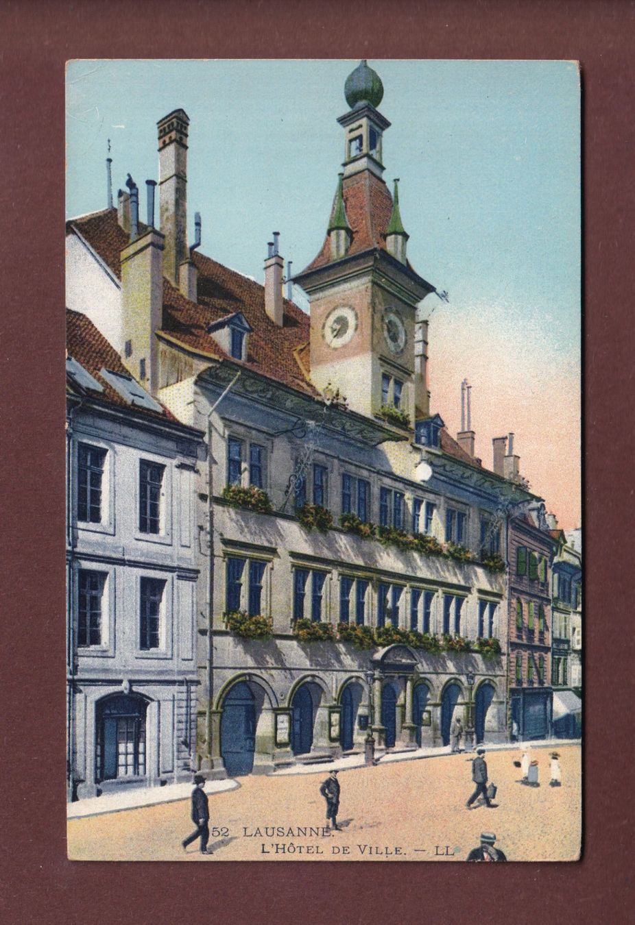 Cartoline postali: LAUSANNE - Hôtel de Ville – Usato da Pully venduto da nicecards