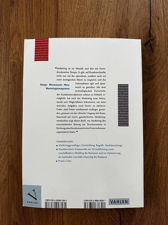 Livres: Marketing Management – D'occasion à St. Gallen par farahmah 2