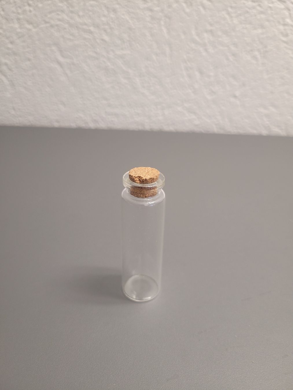Bicchieri: Mini Glasfläschli mit Korkverschluss, 7cm hoch! – Usato da Wängi venduto da Jeane_02