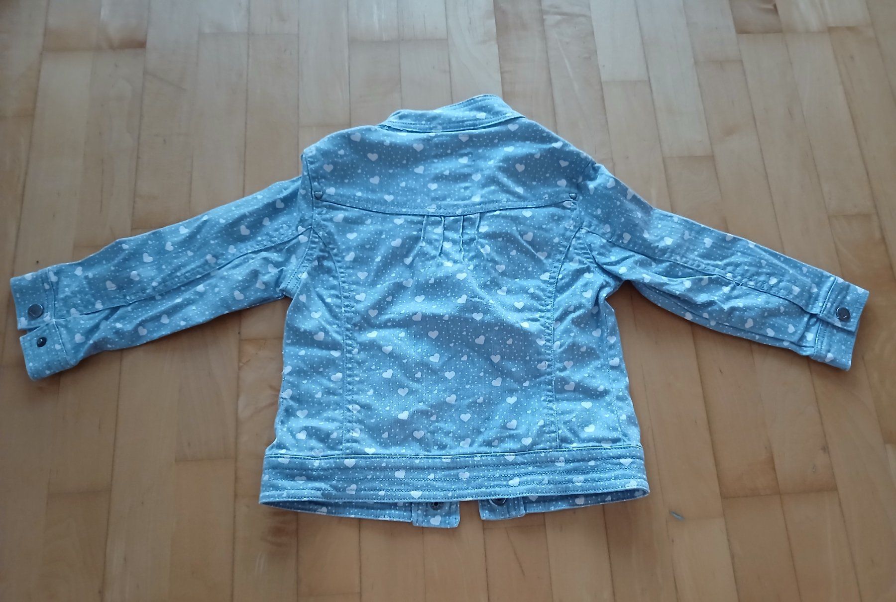 Vestes & Manteaux: Jeansjacke Mädchen Gr.104 – D'occasion à St. Margrethen SG par SamusAran 2