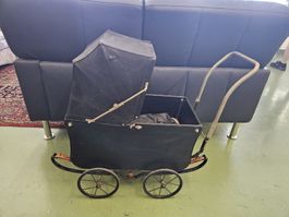 Antiker Puppenwagen 