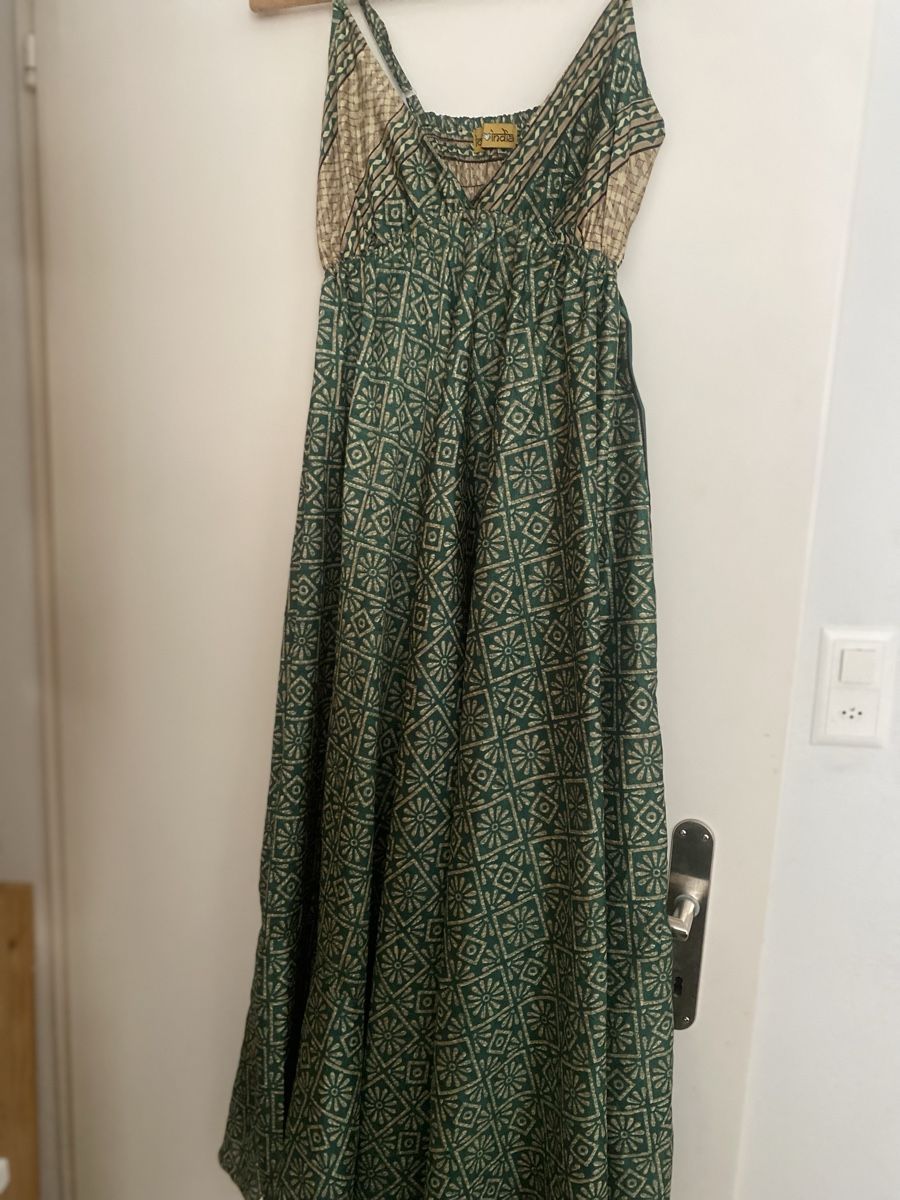 Kleider: Beautiful dress 30%silk  – Gebraucht aus Dietikon von Tdaf33