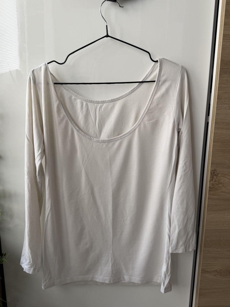 T-shirt: White Long Sleeve Top - open back – Usato da Interlaken venduto da pat_b8yn 1