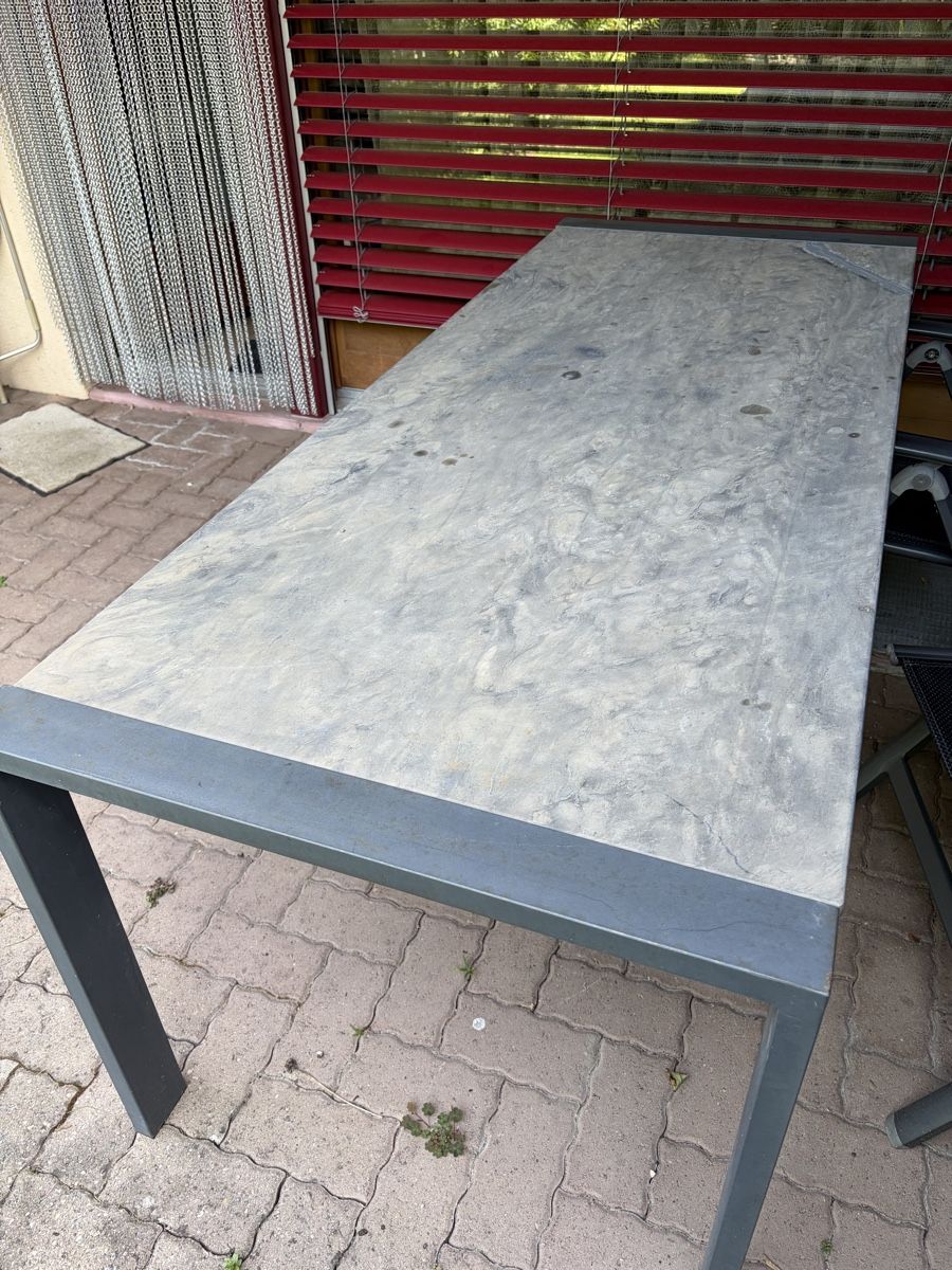 Tables: Gartentisch sehr stabil – D'occasion à Thun par Tico-Aleman