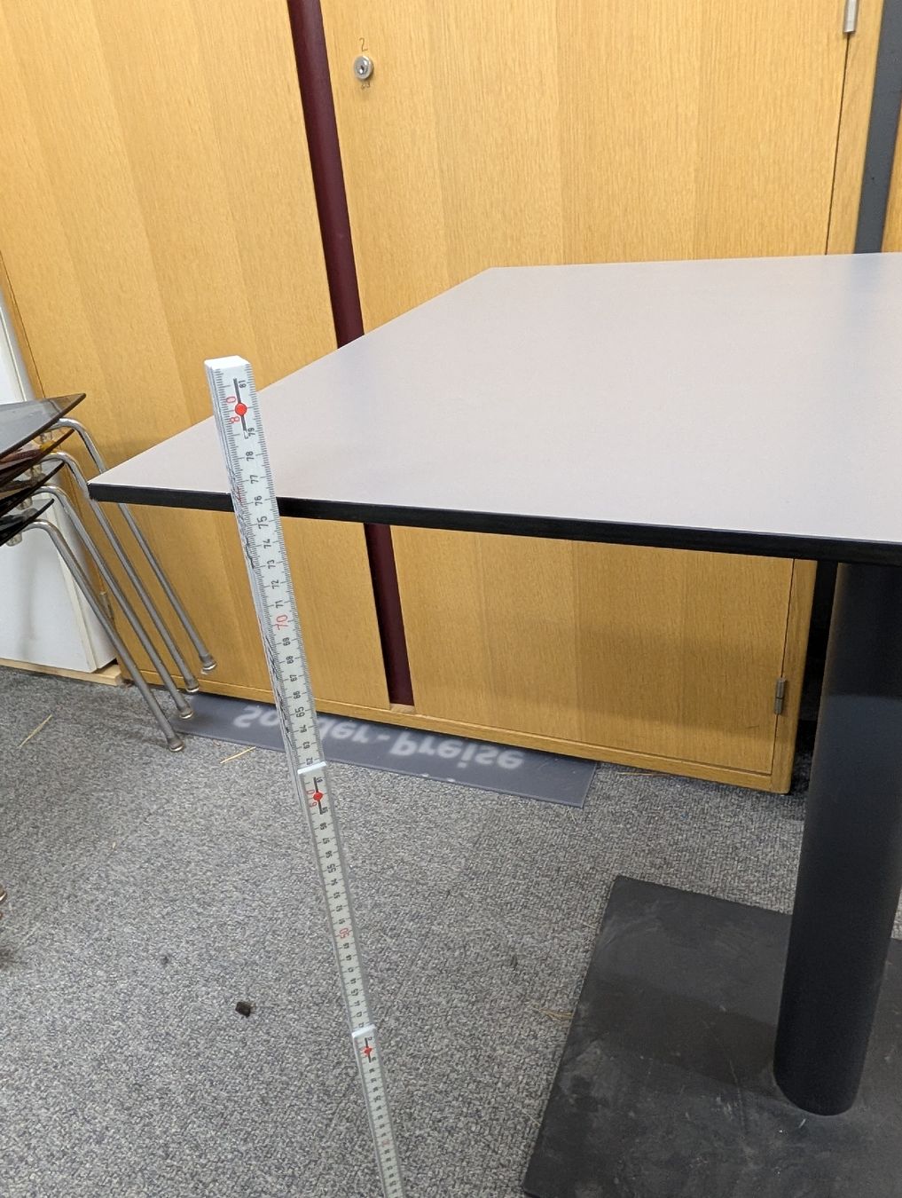 Tavoli: stabile Keramik Tisch mit  Metalfuss – Usato da Pfäffikon ZH venduto da Gabriel64 5