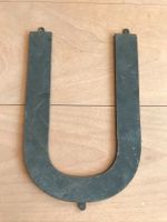 Alter Fassadebuchstaben U / Buchstabe