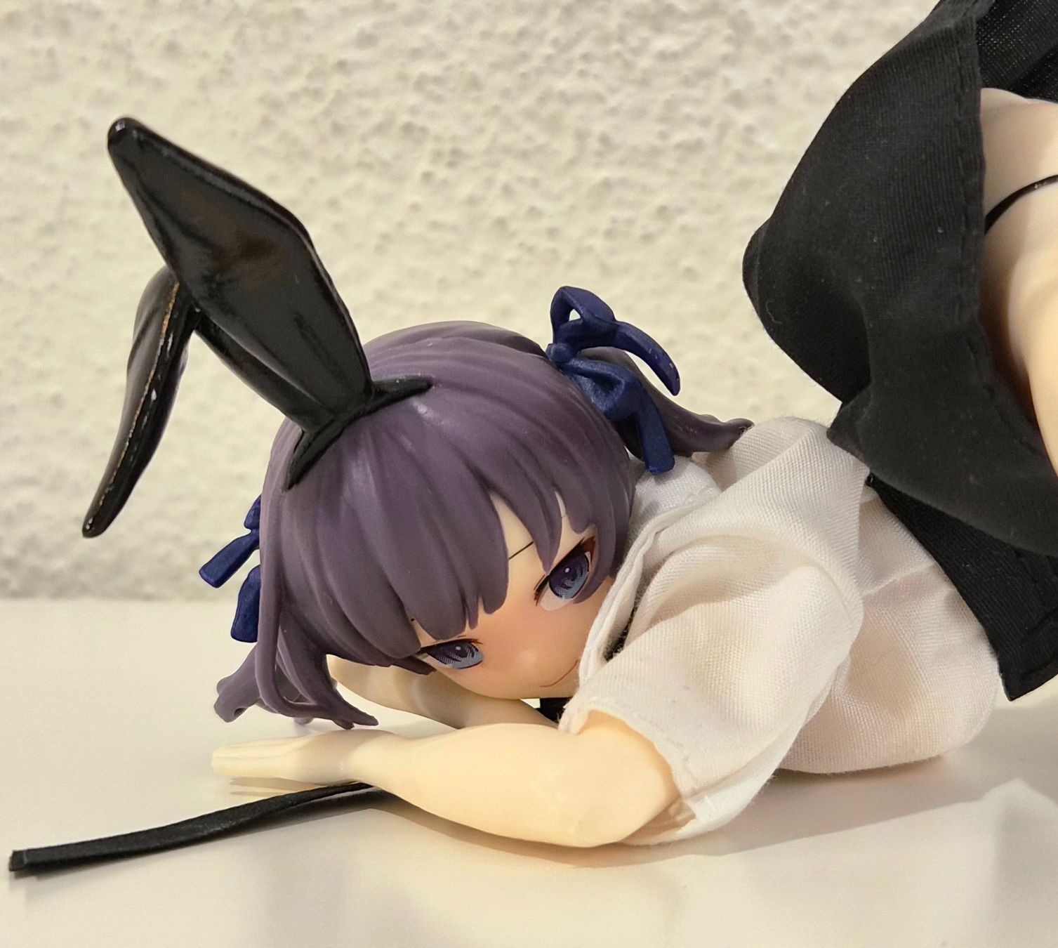 Statuette: Anime-Figur: Schülerin mit Hasenohren – Usato da Zürich venduto da New_username 2