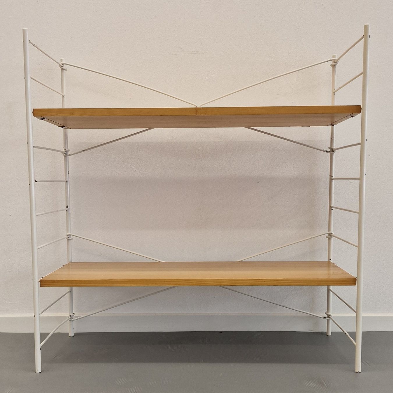 Scaffali: MCM Vintage Design, WHB Germany String Regal, 1960er – Usato da St. Gallen venduto da chambredirecte 3