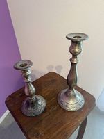2 dekorative Kerzenständer im Vintage-Stil