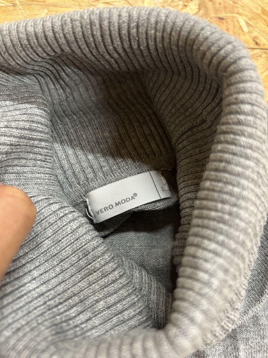 Pulls & Sweat-shirts: Grey Vero Moda turtleneck sweater  – D'occasion à Zürich par ori_9dcy 1