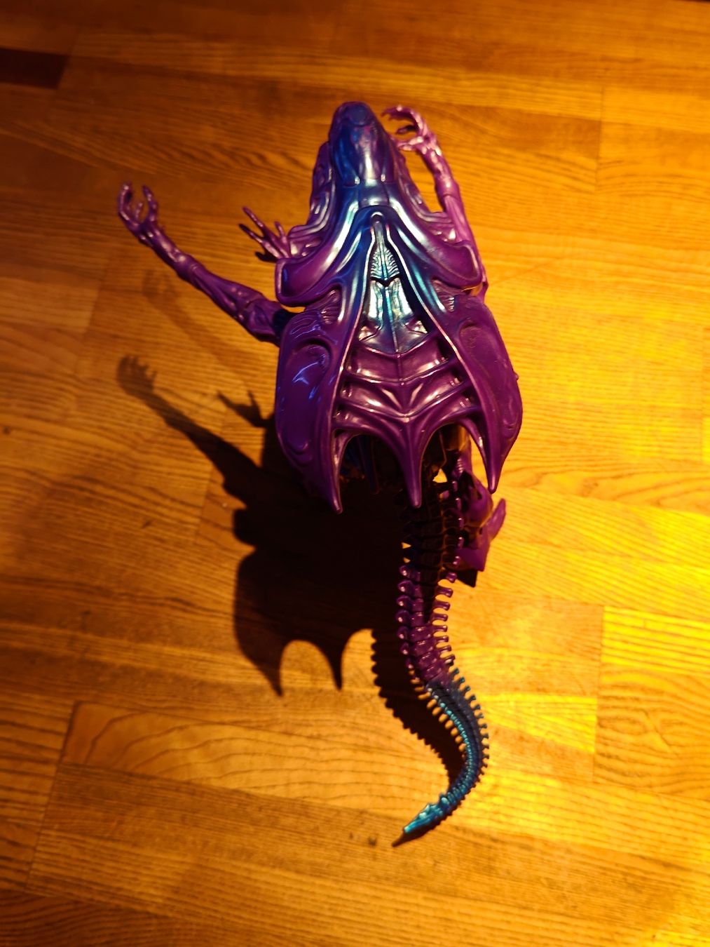 Spielzeuge: Alien Queen Figure Purple Blue 2004 Toy – Gebraucht aus Flüelen von Dermudas 1