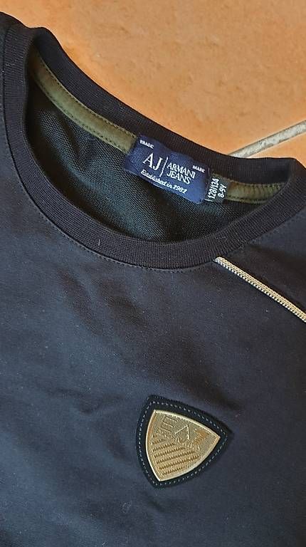 Pullover & Sweatshirts: Ungetragener leichter Pullover Armani Jeans Gr. 128/134** – Gebraucht aus Gamprin von man_j9fr 1