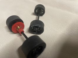 Lotus Vor + Hinterachse mit Pneus NInco 1:32 Neu