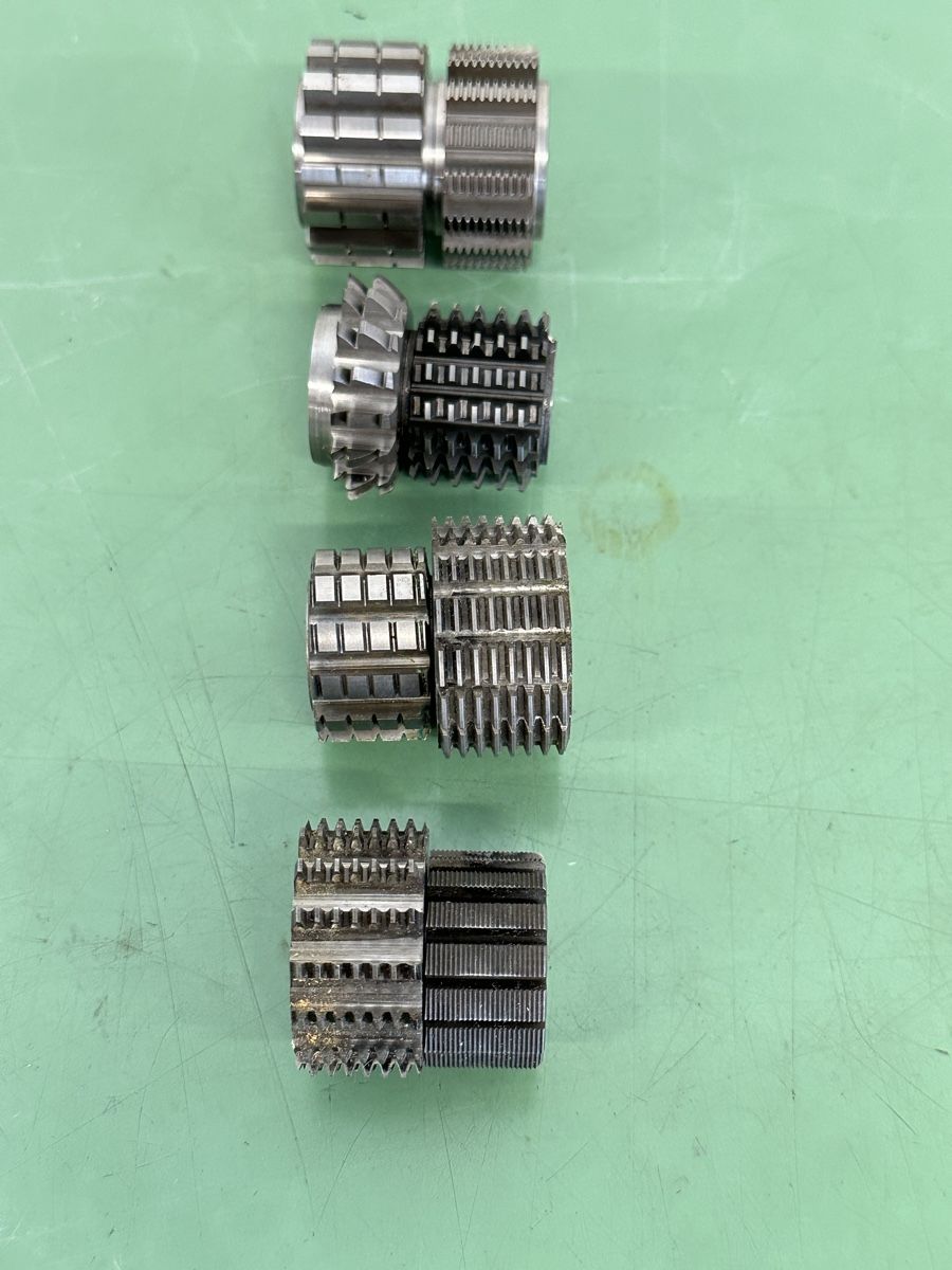 Tutti gli attrezzi: 8x Mikron gear cutting modules. – Nuovo e nell'imballaggio originale da Aarberg venduto da SNMachines 2