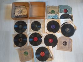 Lot de disques 78 tours anciens avec boîte 