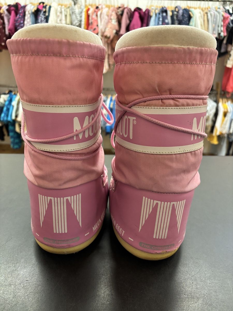 Moon Boot Schuhe für Mädchen: Moon Boot Rosa, Grösse 31-34 – Gebraucht aus Büren an der Aare von Nikito2001 1