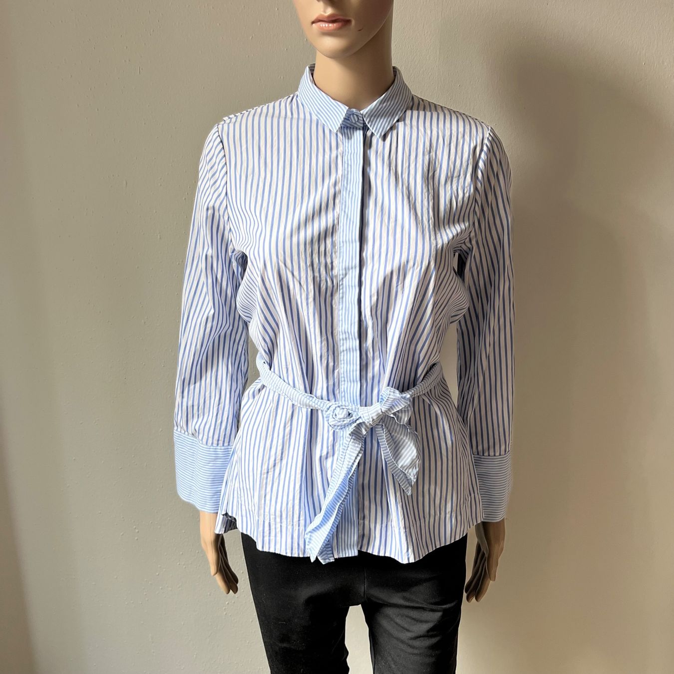 Camicette: UTERQÜE Bluse 🩵 – Usato da Zürich venduto da ClosetQueen