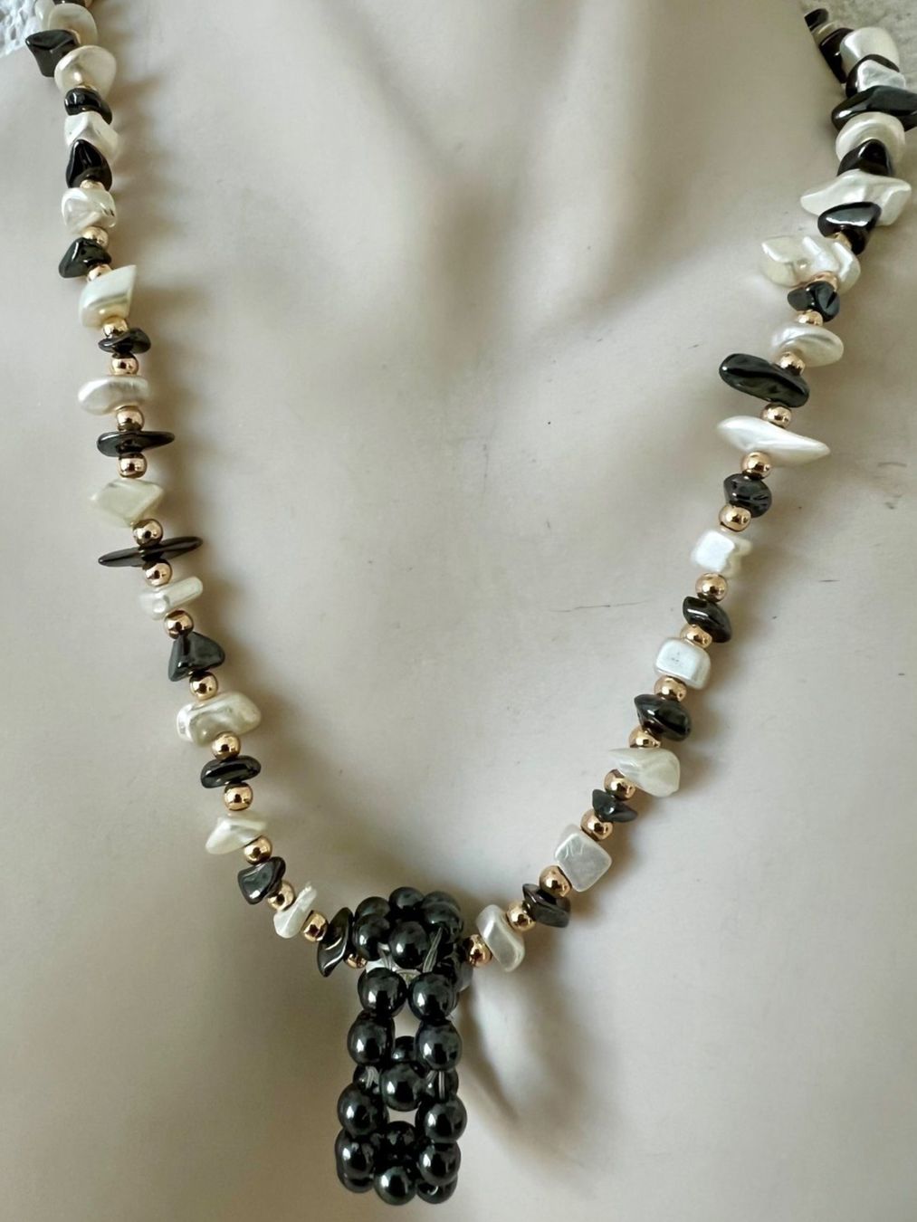 Sonstiger Schmuck: Echte Perlen & Hämatit - Edles Collier mit passendem Ring – Gebraucht aus Ruswil von artbyhand