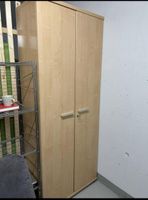 Zweitüriger Schrank in Holzoptik mit Schloss gebraucht