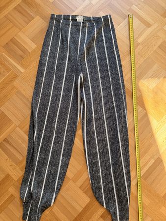 Hose Pleats Please Issey Miyake gestreift Grösse 4 grau