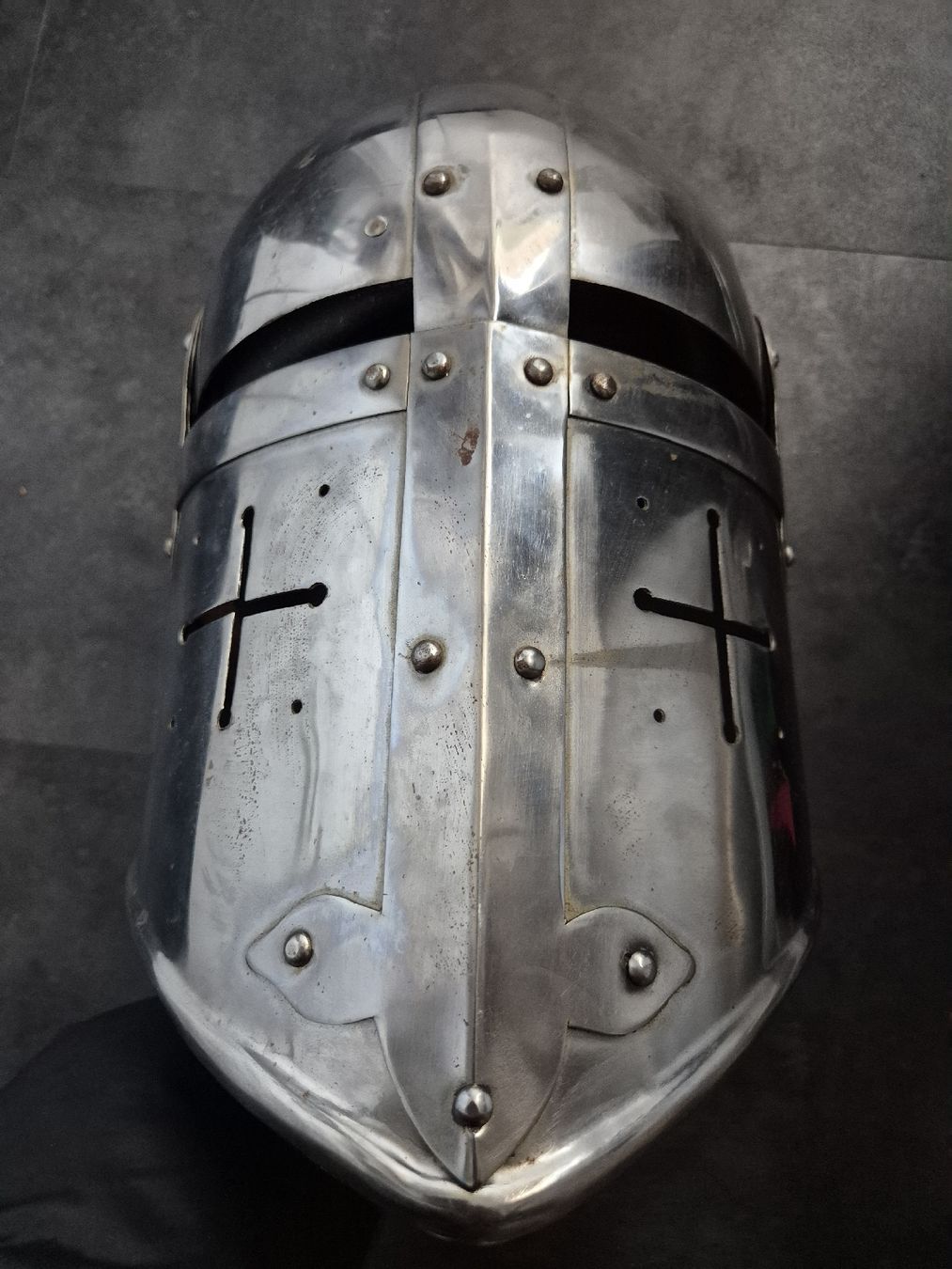 Abiti antichi: Ritterhelm – Usato da Dinhard venduto da Stewi