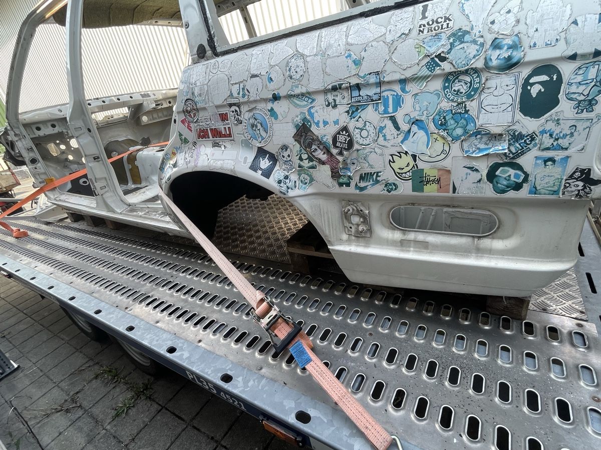 BMW Toutes les pièces auto: Rohkarosserie BMW E30 Kombi – Défectueux à Rebstein par strubel010 5
