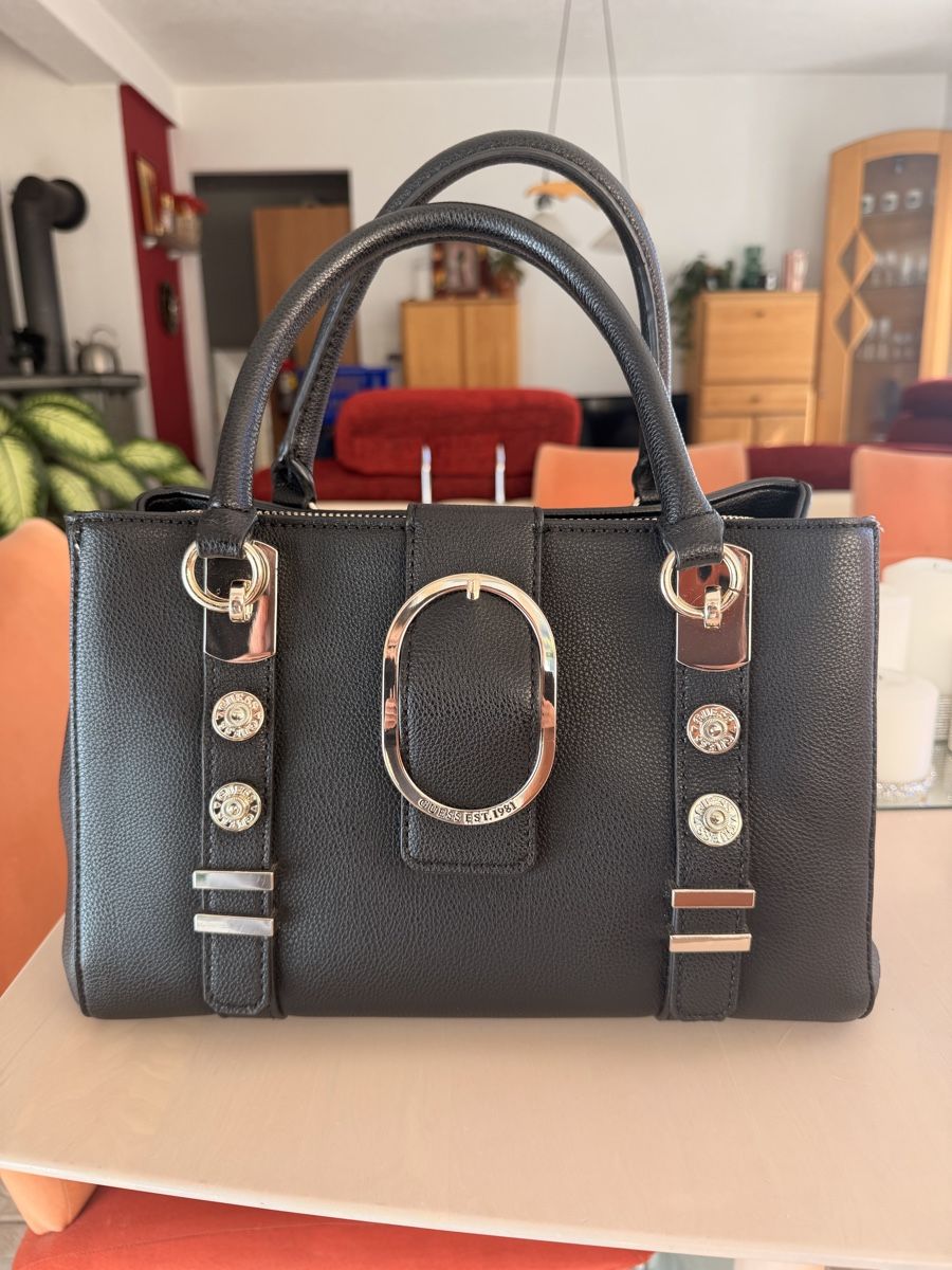 Guess Taschen für Damen: Sac à main Guess – Neu und originalverpackt aus St-Maurice von Emilie.MNY