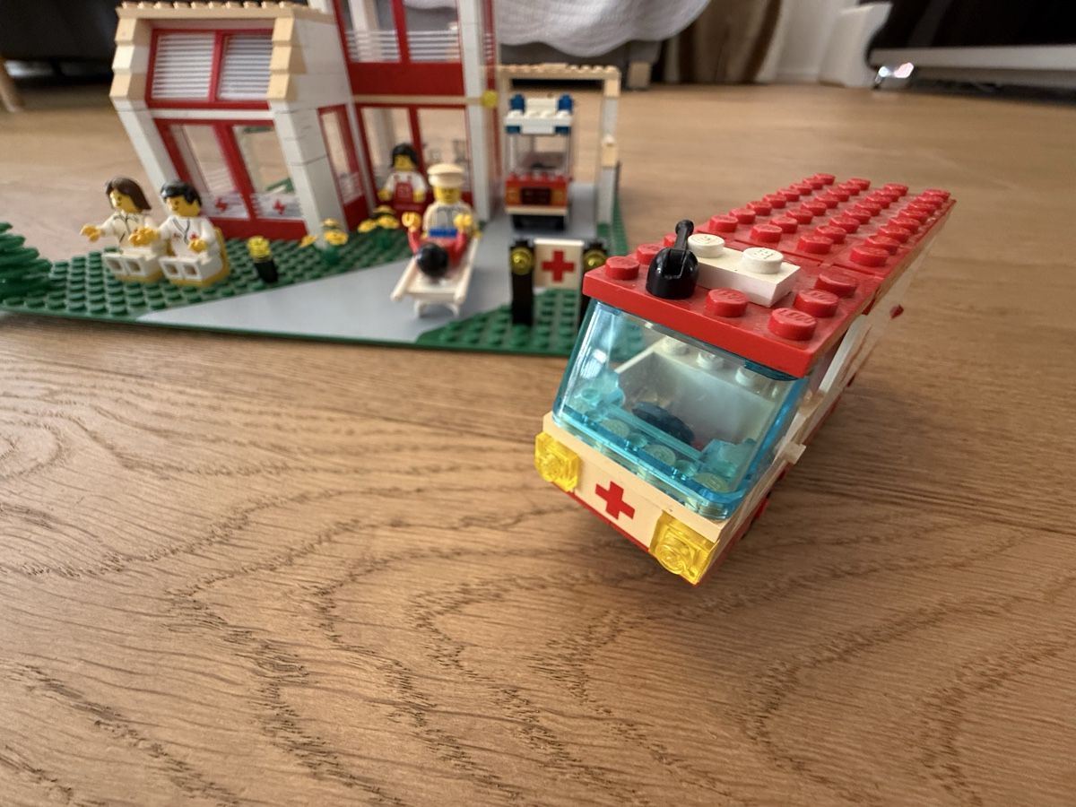 Lego Spielzeuge: Lego 6380 Krankenhaus – Gebraucht aus Altdorf UR von Sanna08 7