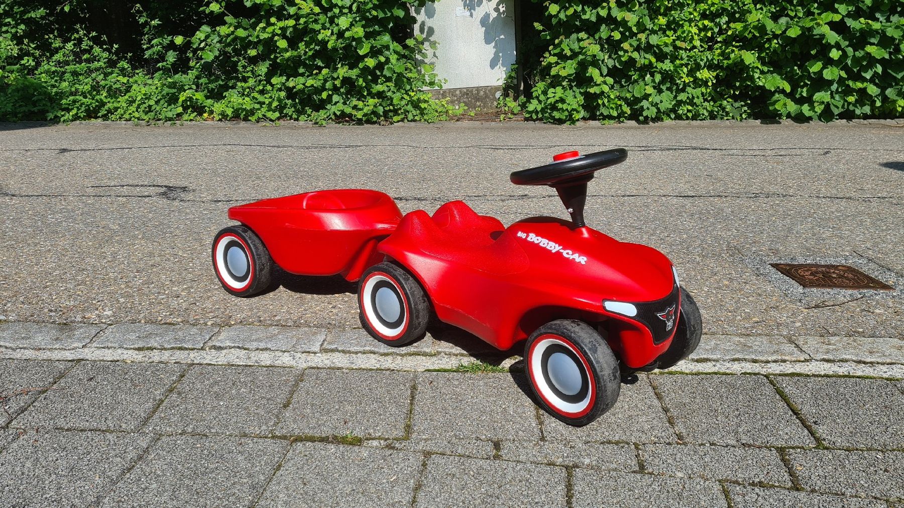 Big Fahrzeuge für Kinder: BIG Bobby Car mit Anhänger – Gebraucht aus Wald ZH von Imlac
