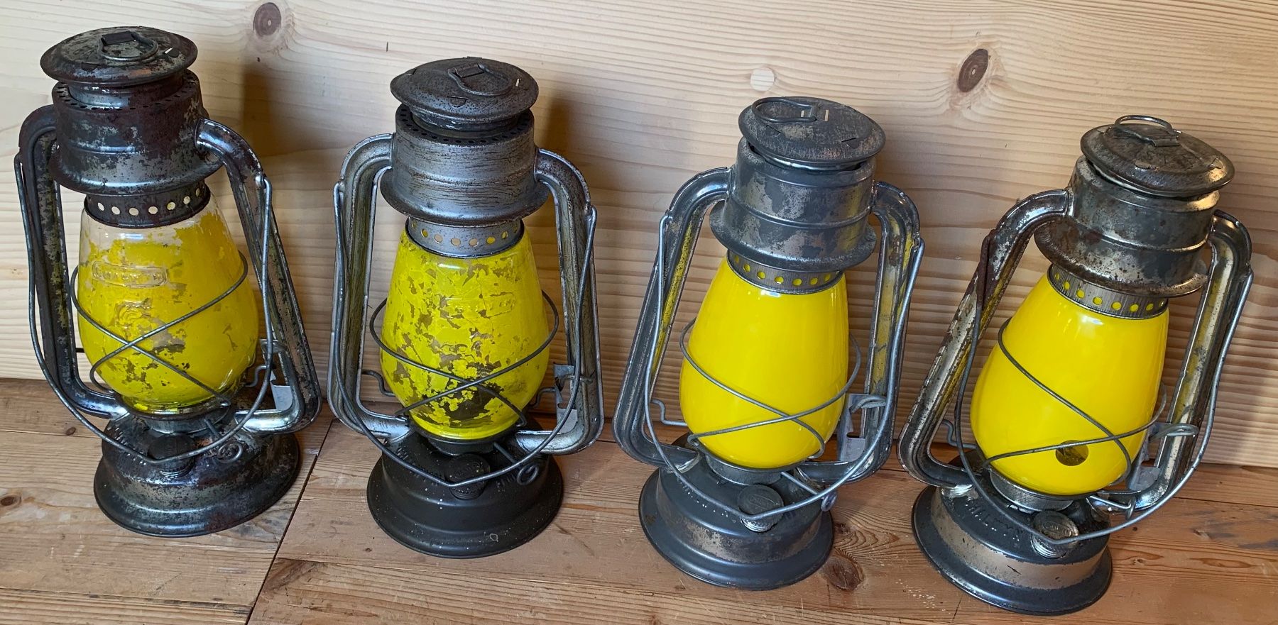 Lampen & Licht: 4 Petrollaternen Chalwyn der CH Armee – Gebraucht aus Goldingen von Bergler012