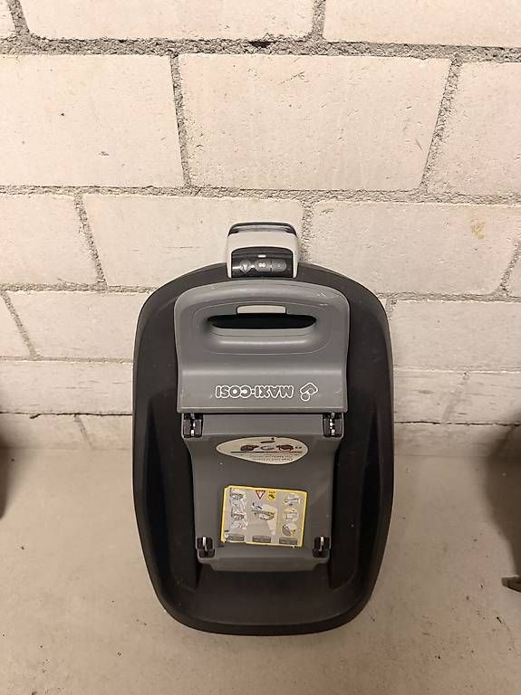 Seggiolini per auto: Maxi-Cosi EasyFix ISOFIX-Basisstation – Usato da Bad Zurzach venduto da N.Zimmi