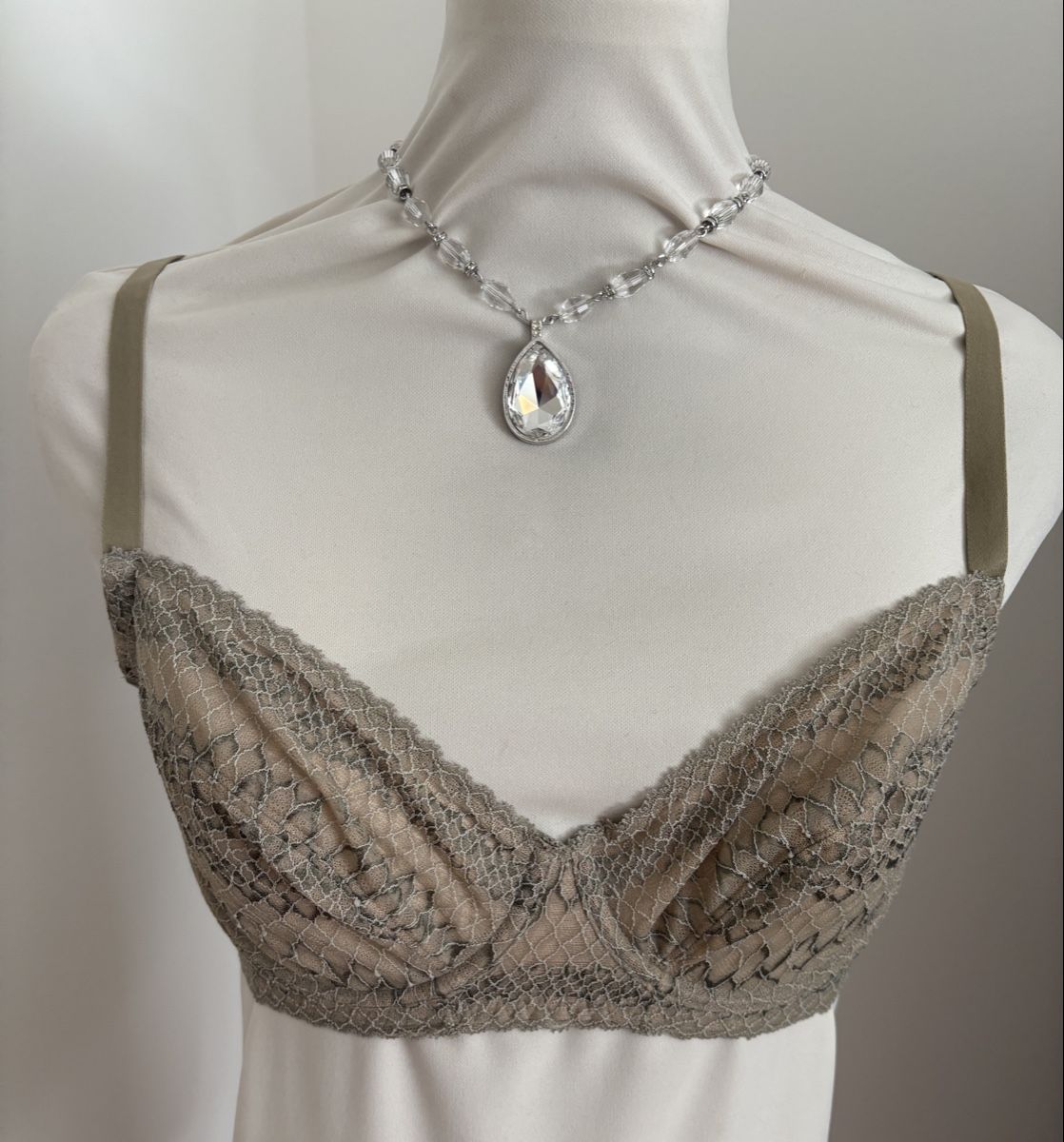 Hanro Altra biancheria intima: Hanro neue spitze BH Brief set M 75 D Tier Muster beige – Nuovo e nell'imballaggio originale da Rheinfelden venduto da nad_6hrl