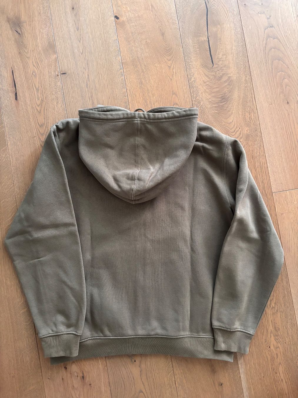 Weekday Pullover & Sweatshirts: Grüner Basic Zip-Up Hoodie – Gebraucht aus Trübbach von Nico.Broder 1