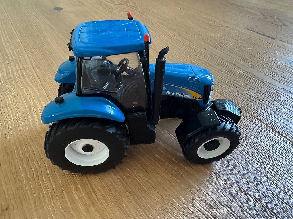 Trattori: New Holland t8040 – Usato da Starrkirch-Wil venduto da Tigerlili1 1