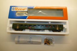 Roco H0: SBB 1./2.Kl. Personenwagen Typ AB mit Figuren