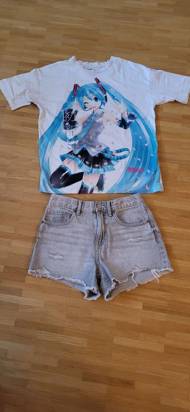 Lotti & Set di vestiti: Short + T-Shirt 164cm – Usato da Oberwil BL venduto da Manue1974