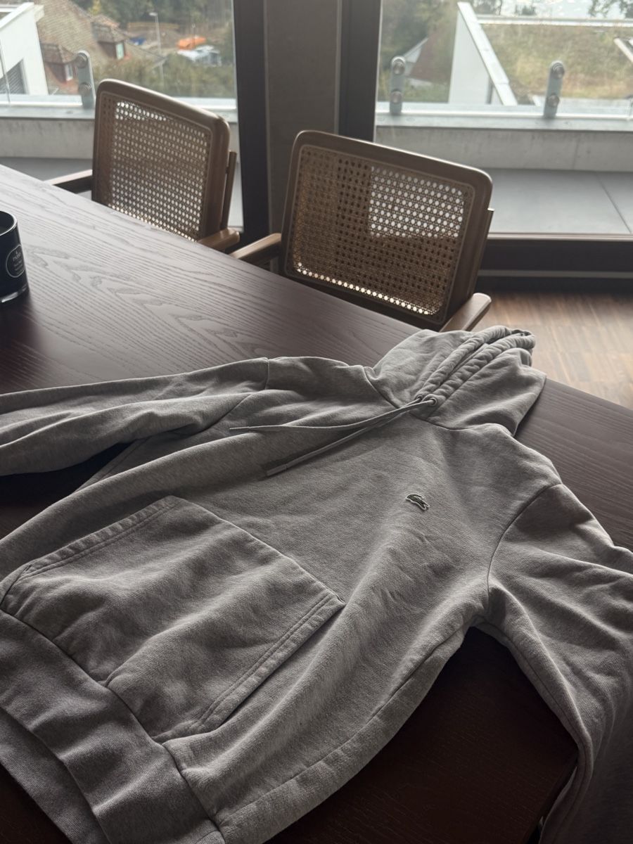 Lacoste Pullover & Sweatshirts: Pull Lacoste neuf - taille M – Neu (gemäss Beschreibung) aus Neuchâtel von con_68jm