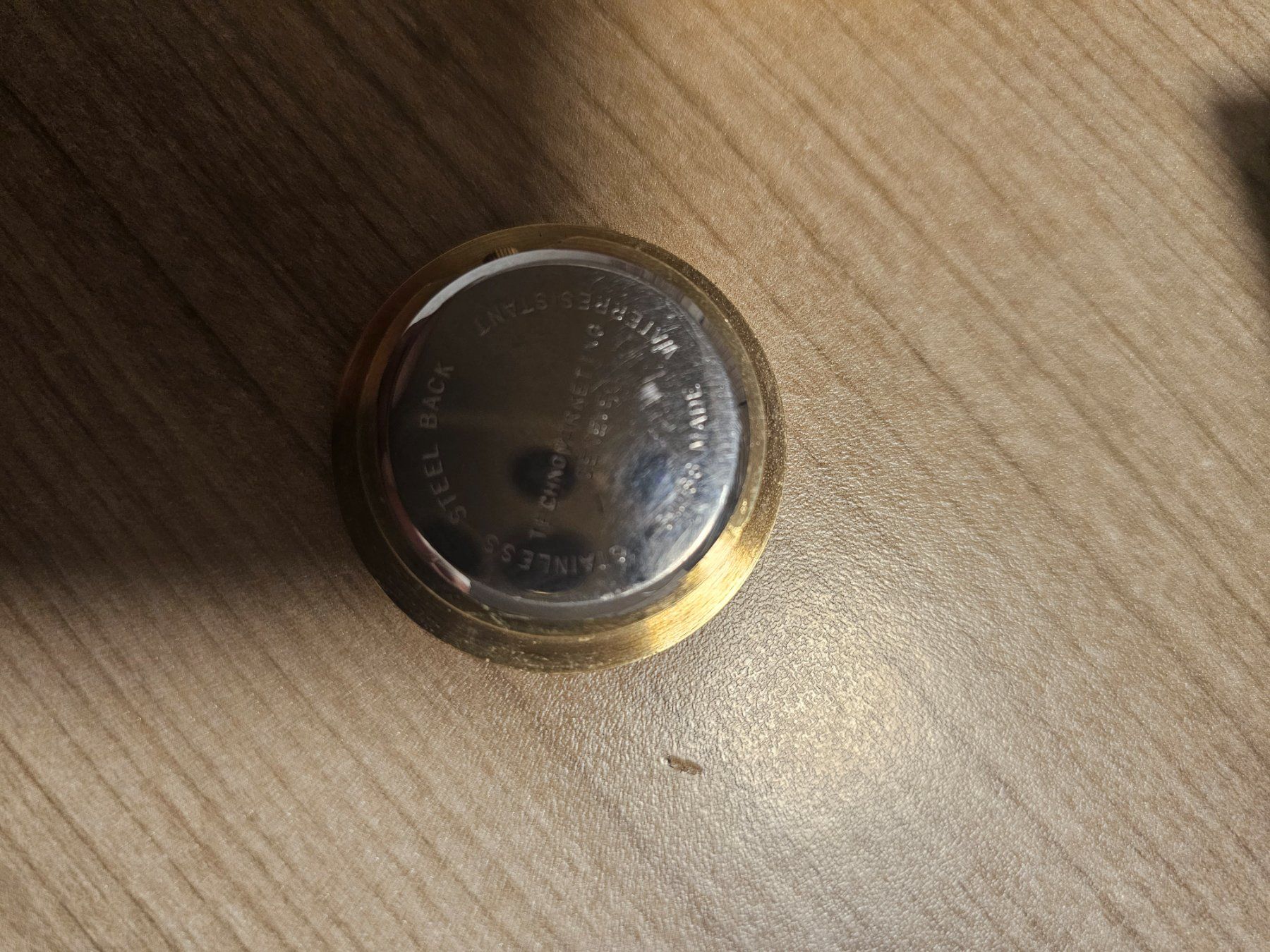 Orologi da terra & Orologi da parete: Tisch Uhr Swiss Made – Nuovo e nell'imballaggio originale da Luzern venduto da bagija