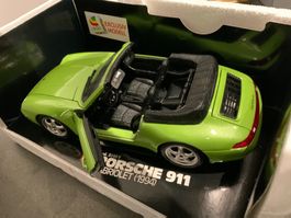 Porsche 911 Cabriolet, Jahrgang 1994, Massstab 1:18