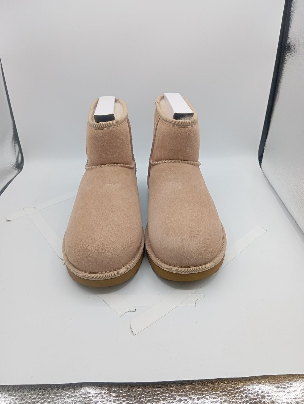 Ugg Scarpe da donna: UGG Classic Mini II - Sand (EU41) – Nuovo e nell'imballaggio originale da Schaffhausen venduto da outlez 2