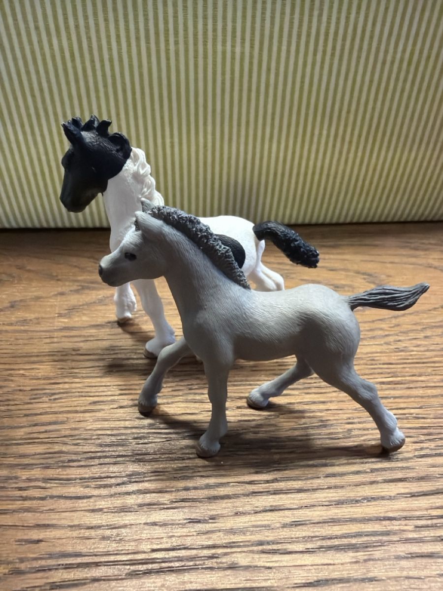 Schleich Giocattoli: Schleich 2 Fohlen  – Usato da Auw venduto da grisu81 1