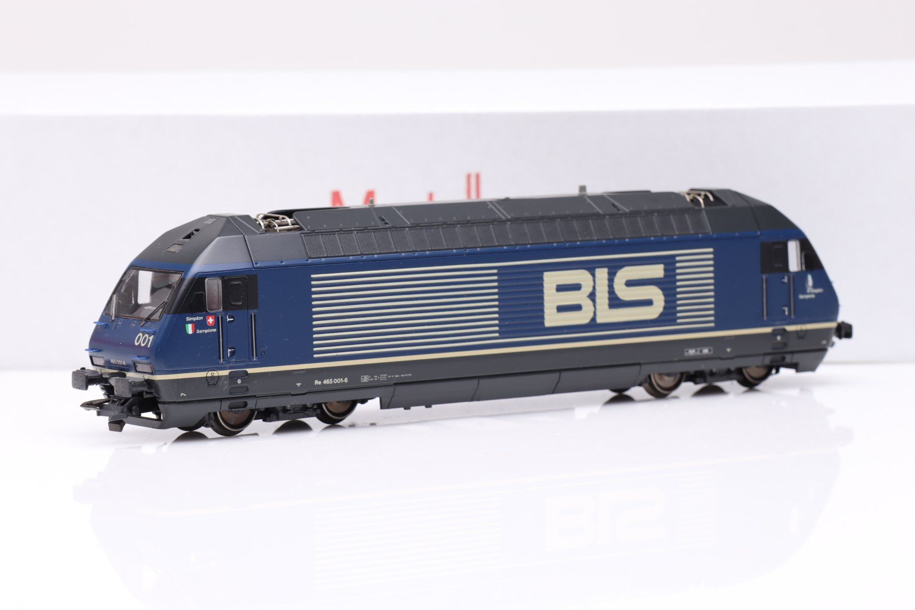Roco Modellini di ferrovie: Roco BLS Re 465 "Simplon" Dummy DC, H0 – Usato da Ried (Muotathal) venduto da Modellbahn.swiss